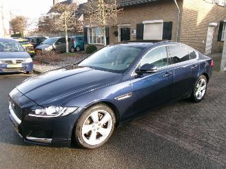 skadebil auto Jaguar XF 2.0 D R-SPORT AWD 2017/5