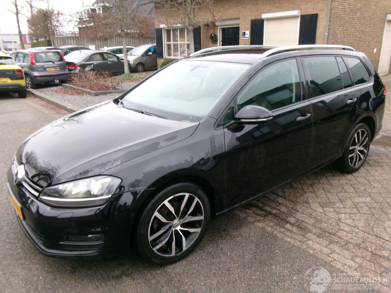 Volkswagen Golf 1.4 TSI HIGHLINE R-DESIGN
