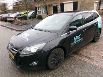 Voiture accidenté Ford Focus 1.6 TDCI TITANIUM CLIMA NAVI 2013/9