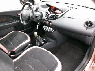 Renault Twingo 1.2-16V MISS SIXTY GEEN SCHADE picture 9