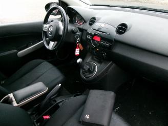 Mazda 2 1.3 COOL picture 10