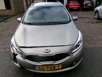 Kia Cee d 1.6 GDI COMFORTLINE SPORTSWAGON picture 3