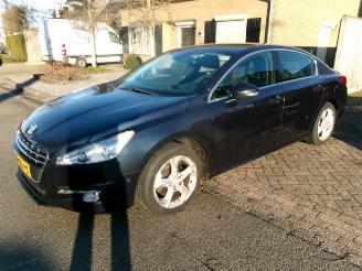 krockskadad bil auto Peugeot 508 1.6 I BLUE LEASE EXECUTIVE 2011/9