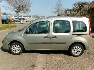 Renault Kangoo FAMILY 1.6-16V E3XPRESSION AUTOMAAT picture 2