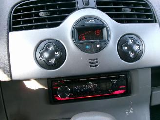 Renault Kangoo FAMILY 1.6-16V E3XPRESSION AUTOMAAT picture 19