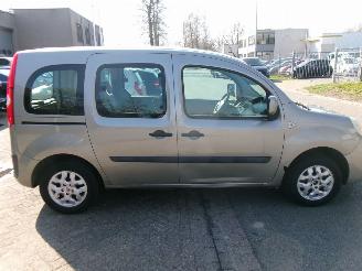 Renault Kangoo FAMILY 1.6-16V E3XPRESSION AUTOMAAT picture 5