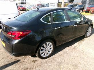 Opel Astra 1.4 COSMO SEDAN CLIMA NAVI picture 6
