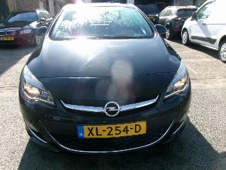 Opel Astra 1.4 COSMO SEDAN CLIMA NAVI picture 3