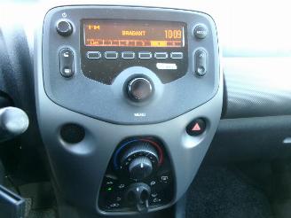 Peugeot 108 1.0e-VTI ACTIVE AIRCO picture 15