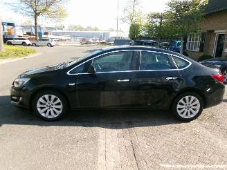 Opel Astra 1.4 COSMO CLIMA NAVI SEDAN picture 2