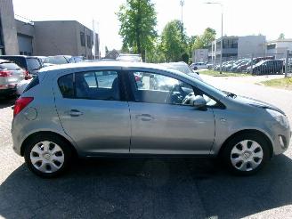 Opel Corsa 1.2 16V COSMO AUTOMAAT picture 5