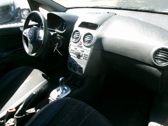 Opel Corsa 1.2 16V COSMO AUTOMAAT picture 13