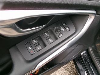 Volvo V-40 2.0 D4 R-DESIGN BUSINESS picture 16