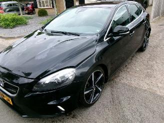 Unfallwagen Volvo V-40 2.0 D4 R-DESIGN BUSINESS 2014/12