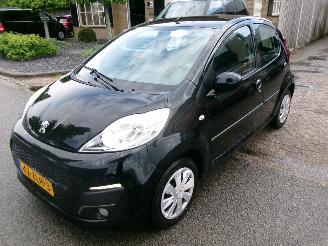 Coche accidentado Peugeot 107 1.0 ACTIVE AIRCO 5 DEURS GEEN SCHADE 2013/1