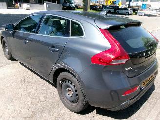 Volvo V-40 1.6 DIESEL MOMENTUM picture 8
