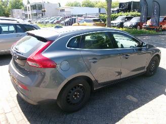 Volvo V-40 1.6 DIESEL MOMENTUM picture 6