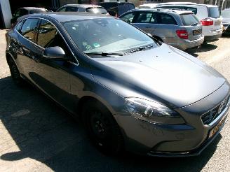 Volvo V-40 1.6 DIESEL MOMENTUM picture 4