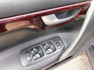 Volvo V-70 2.4 D5 GEARTRONIC BLACK SAPPHIRE EDITION II picture 11