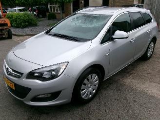 Vaurioauto  passenger cars Opel Astra 1.4 I BERLIN CLIMA NAVI 2014/3