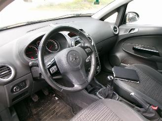 Opel Corsa 1.4-16V COSMO AIRCO picture 11