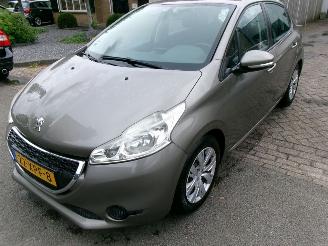 Peugeot 208 1.4 VTI ACTIVE CLIMA NAVI 5 DEURS GEEN SCHADE picture 1