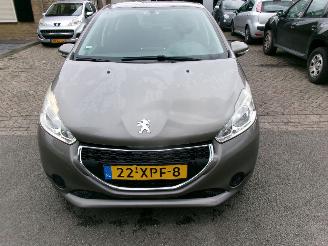 Peugeot 208 1.4 VTI ACTIVE CLIMA NAVI 5 DEURS GEEN SCHADE picture 3