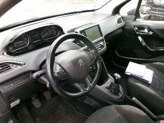 Peugeot 208 1.4 VTI ACTIVE CLIMA NAVI 5 DEURS GEEN SCHADE picture 11