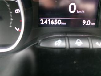 Peugeot 208 1.4 VTI ACTIVE CLIMA NAVI 5 DEURS GEEN SCHADE picture 17