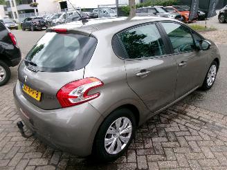 Peugeot 208 1.4 VTI ACTIVE CLIMA NAVI 5 DEURS GEEN SCHADE picture 6