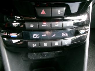 Peugeot 208 1.4 I ACTIVE CLIMA NAVI 5 DEURS GEEN SCHADE picture 13