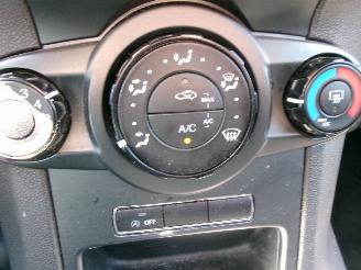 Ford Fiesta 1.0 STYLE AIRCO NAVI picture 14