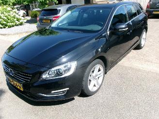 škoda osobní automobily Volvo V-60 2.4 D6 AWD PLUG-IN HYBRID R-DESIGN 2015/10