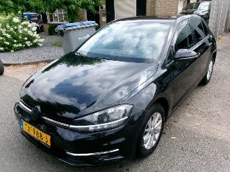 Schadeauto Volkswagen Golf 1.0 TSI COMFORTLINE 2018/4