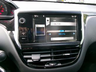 Peugeot 208 1.2 I ENVY CLIMA NAVI picture 19