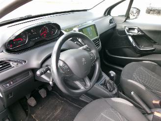 Peugeot 208 1.2 I ENVY CLIMA NAVI picture 17