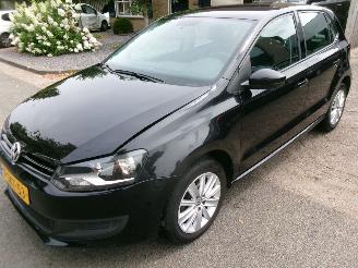 uszkodzony samochody osobowe Volkswagen Polo 1.2 TSI BLUEMOTION EDITION 2013/10