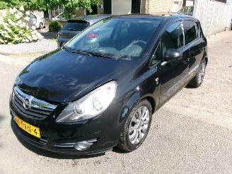 Coche accidentado Opel Corsa 1.4-16V 111 EDITION 2011/3
