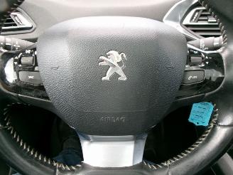 Peugeot 308 1.6 HDI BLUE LEASE EXECUTIVE CLIMA NAVI PANO picture 17