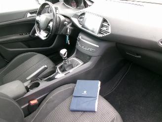 Peugeot 308 1.6 HDI BLUE LEASE EXECUTIVE CLIMA NAVI PANO picture 12
