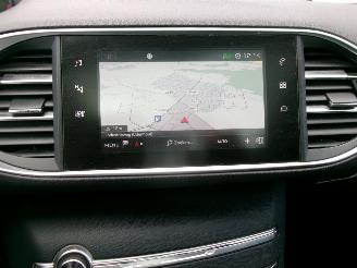 Peugeot 308 1.6 HDI BLUE LEASE EXECUTIVE CLIMA NAVI PANO picture 16