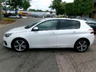 Peugeot 308 1.6 HDI BLUE LEASE EXECUTIVE CLIMA NAVI PANO picture 2