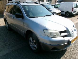 Mitsubishi Outlander 2.0 INVITE PLUS GEEN SCHADE picture 4