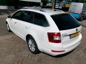 Skoda Octavia 1.6 TDI AMBITION BUSINESSLINE CLIMA picture 8