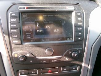 Ford Mondeo 1.6 I PLATINUM CLIMA NAVI GEEN SCHADE picture 18