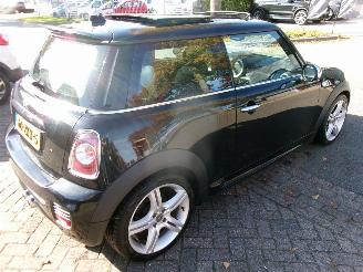 Mini Cooper S 1.6 JOHN COOPER WORKS AUTOMAAT picture 6