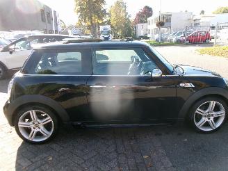 Mini Cooper S 1.6 JOHN COOPER WORKS AUTOMAAT picture 5
