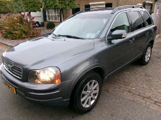 damaged passenger cars Volvo Xc-90 3.2 AWD MOMENTUM 7 PERSOONS 2007/4