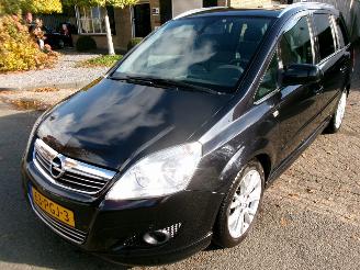 Unfallwagen Opel Zafira 2.2 COSMO 7 PERSOONS 2011/1
