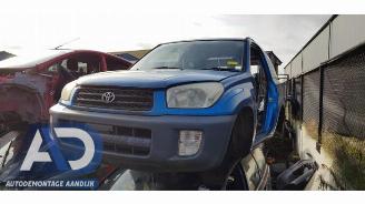 Salvage car Toyota Rav-4 RAV4 (A2), Terreinwagen, 2000 / 2005 2.0 16V VVT-i 4x4 2005